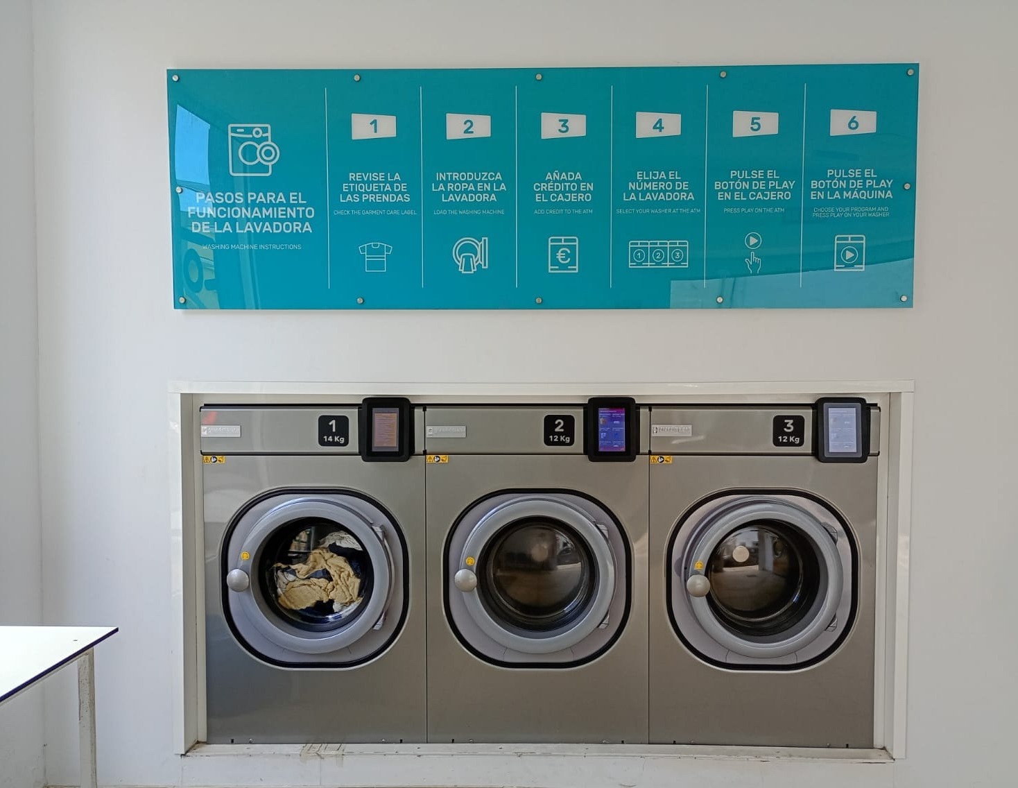 Lavadoras de autoservicio en CM Wash Santa Cruz